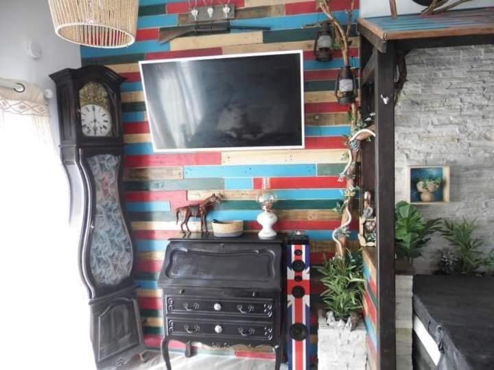 L'Histoire De L'Ouest , Jacuzzi Appartement Dole Zewnętrze zdjęcie